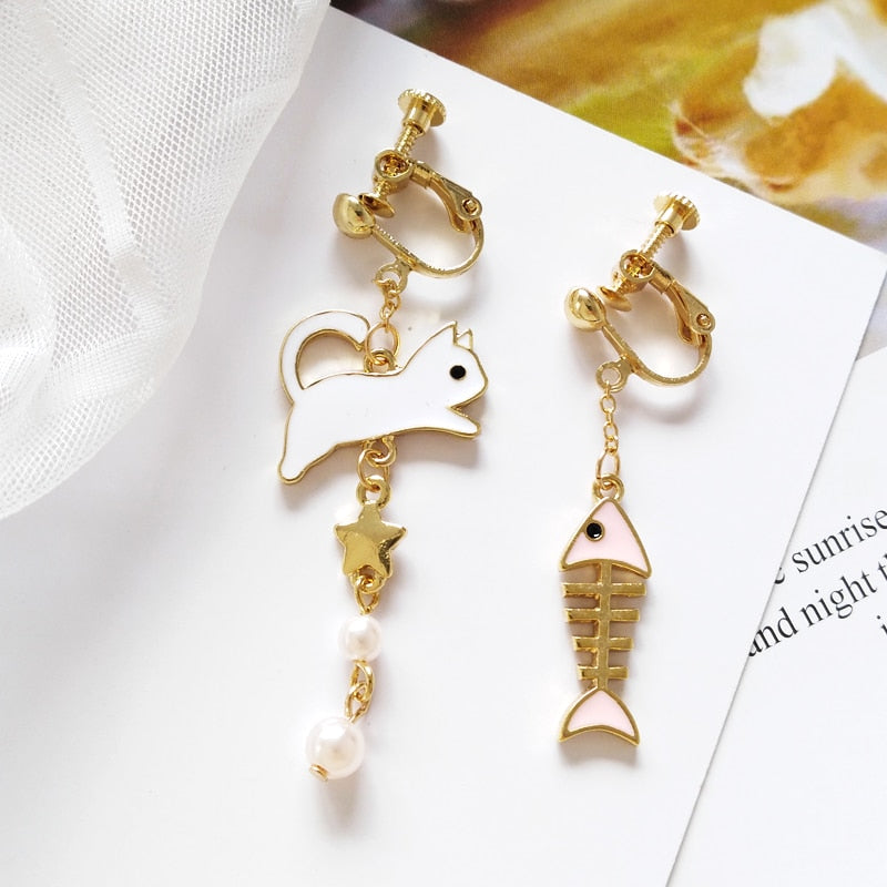 Fashion cat, fish bone asymmetry earrings